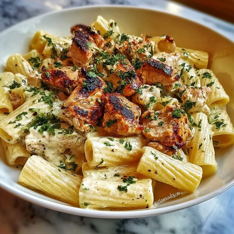 Creamy Garlic Butter Chicken and Rigatoni in Parmesan Sauce Recipe